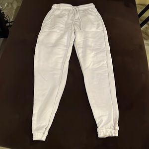 White fit tighted sweat pants